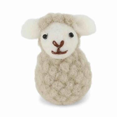 Gry og Sif -Sitting Sheep Hanging Decoration in Beige 